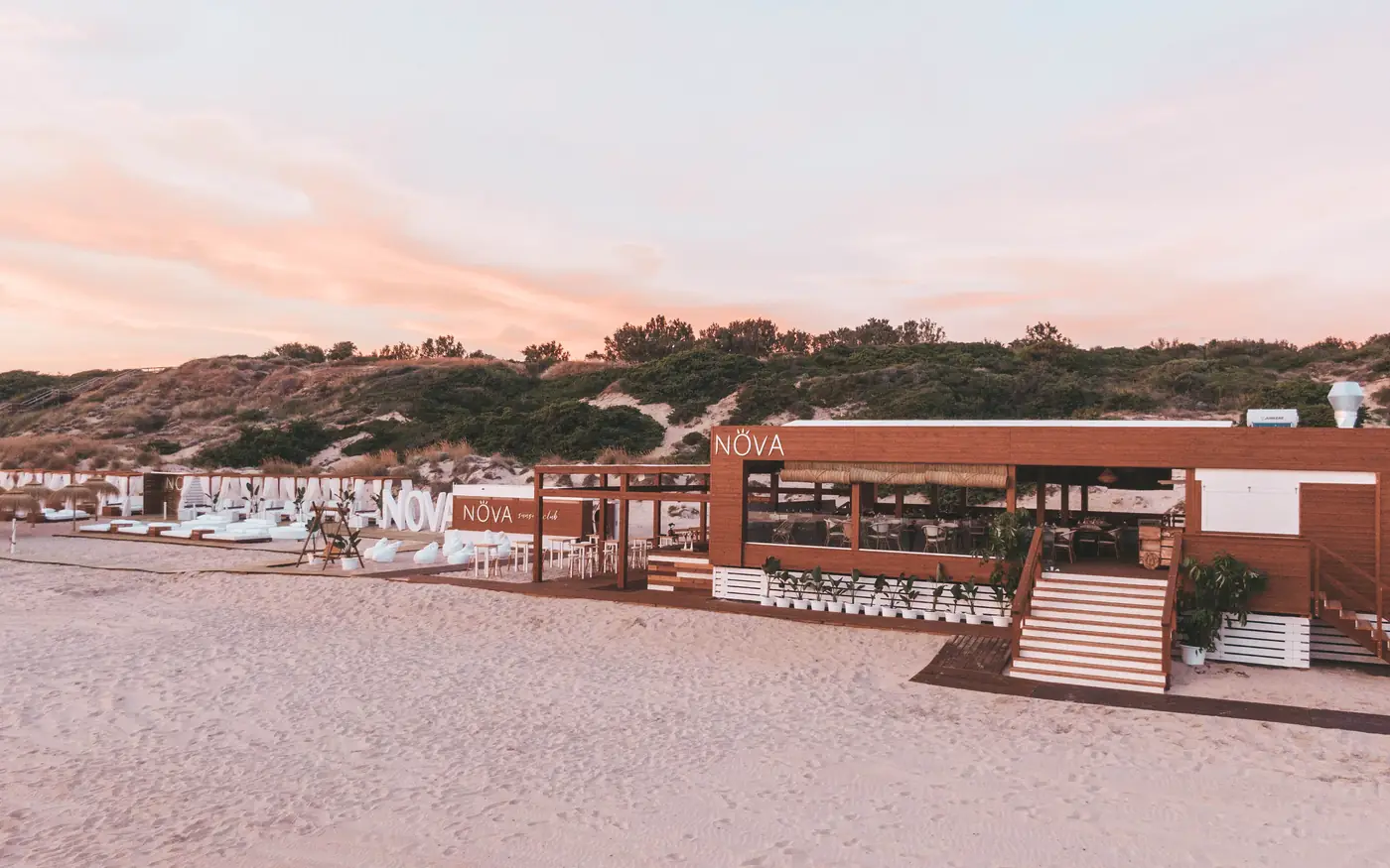 NOVA Sunset Club al atardecer, La Barrosa